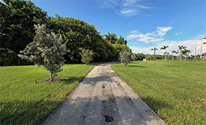 Another view of the mixed use Davie trail.